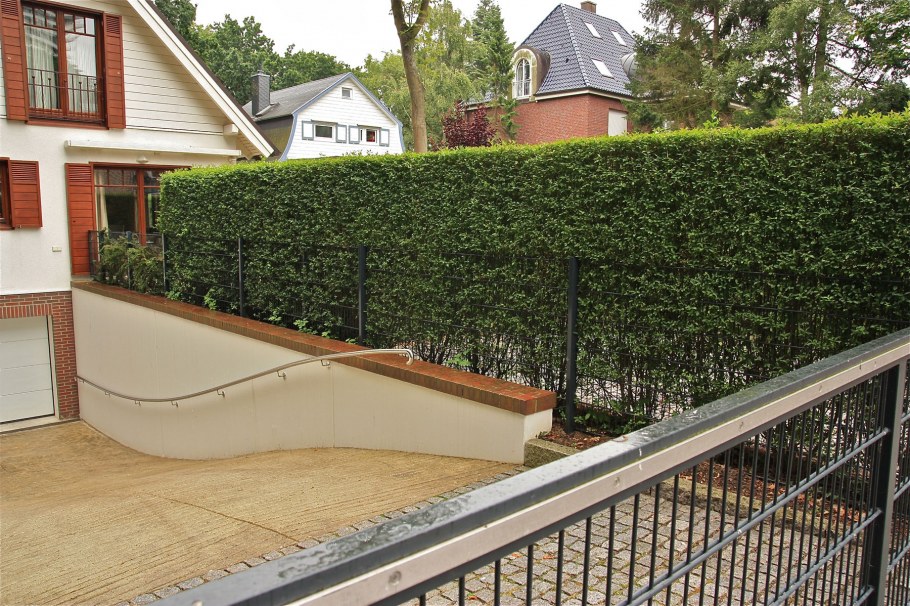 Вертикальное Озеленение на улице