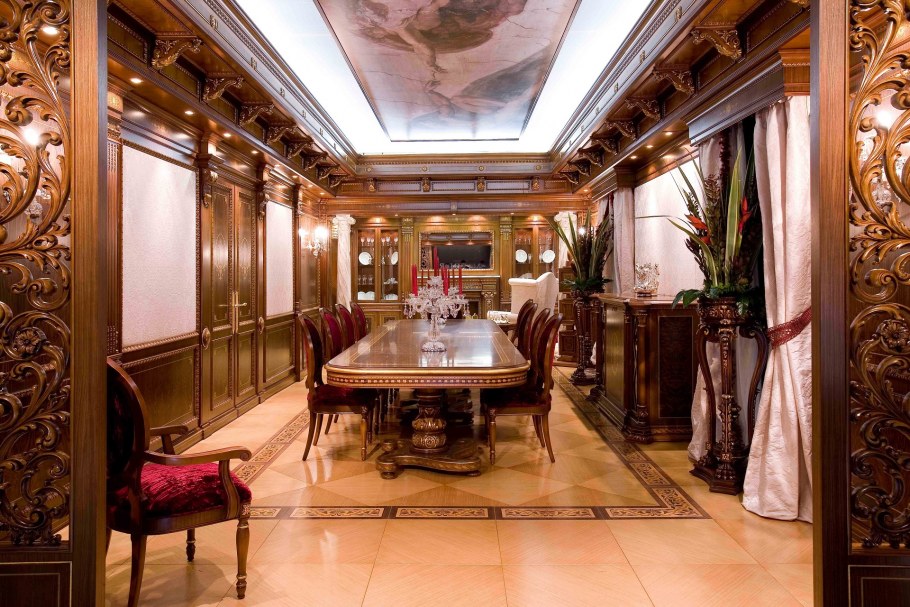 Кабинет в дворцовом стиле
