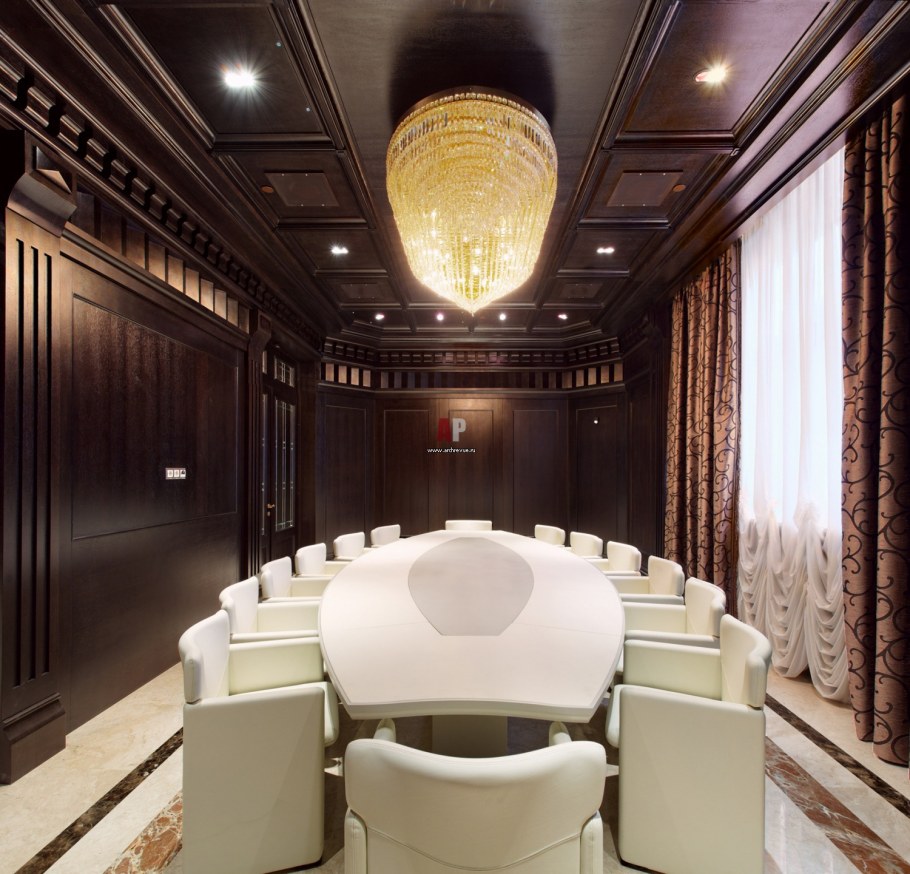 Переговорная в классическом стиле