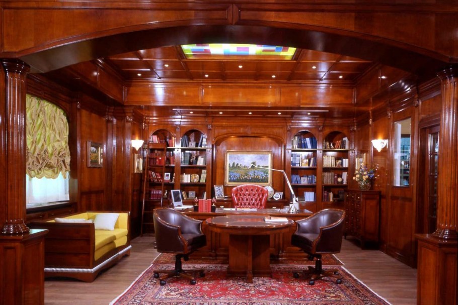 Кабинет красное дерево яхта