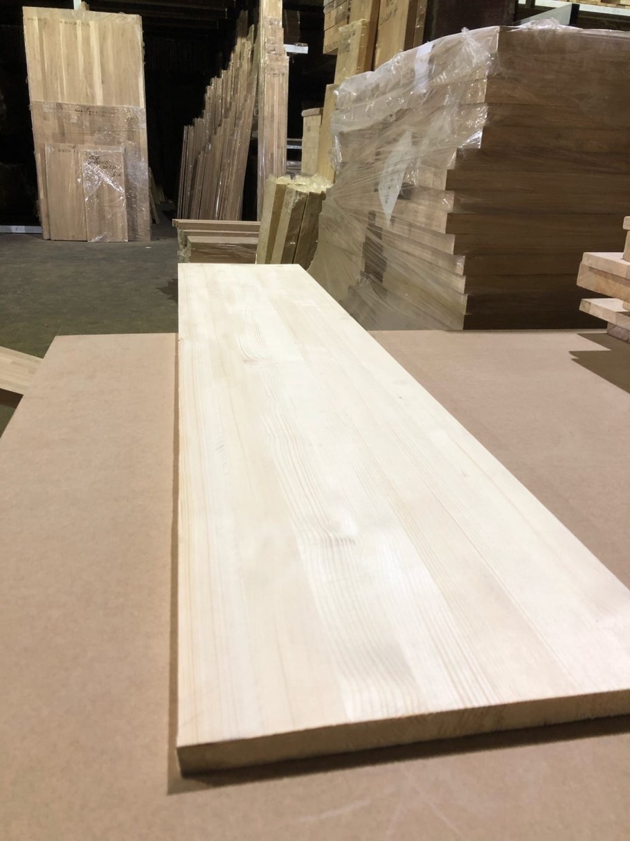 Щит лиственница цельноламельный