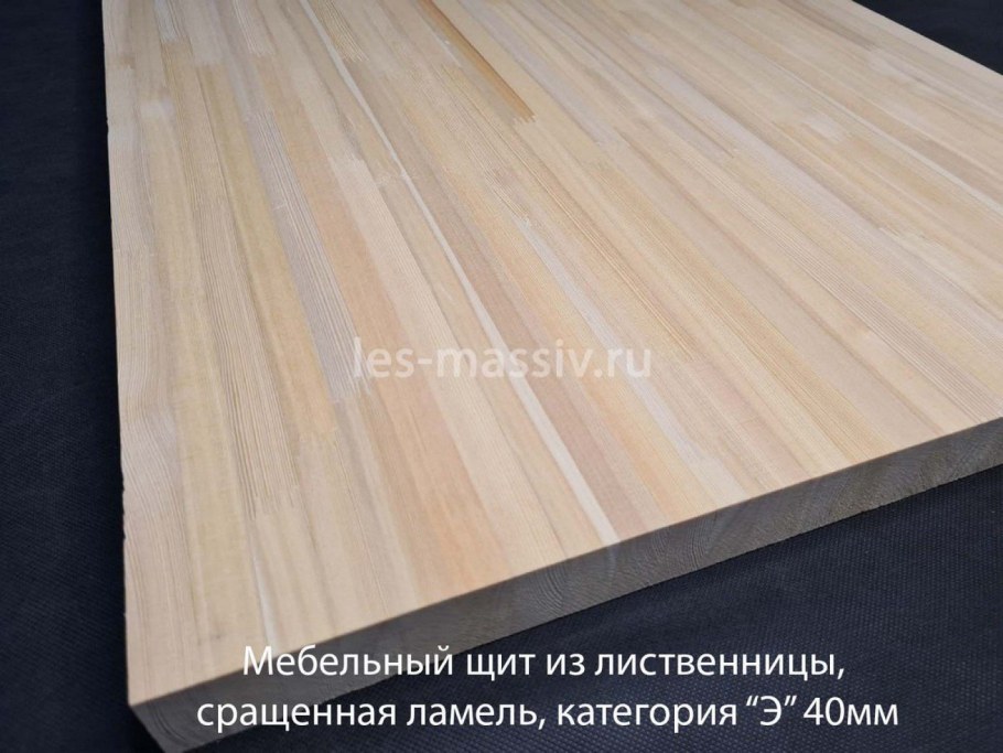 Деревянный стеллаж в интерьере