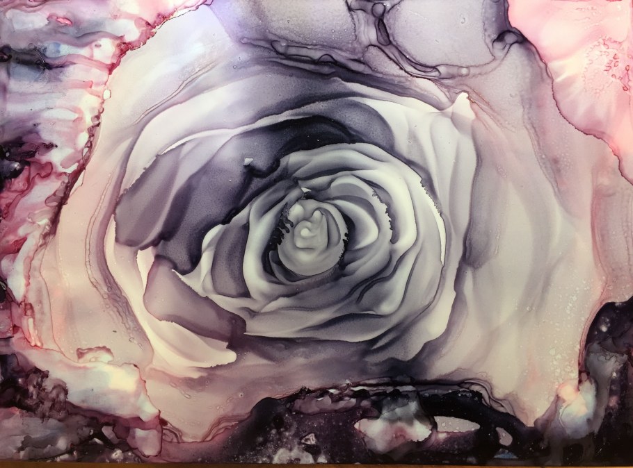 Картины из алкогольных чернил в интерьере