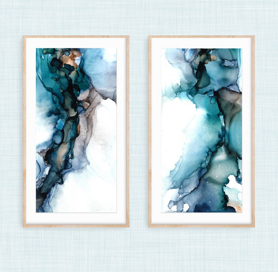 Алкогольными чернилами на холсте