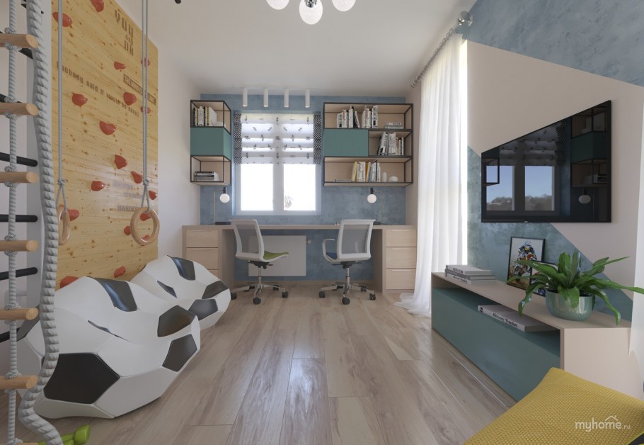 Письменный стол вдоль окна