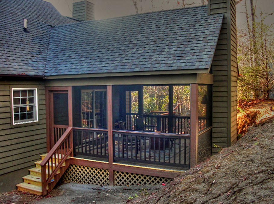 Веранда из кирпича и стекла