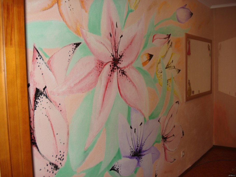 Настенная роспись акриловыми красками
