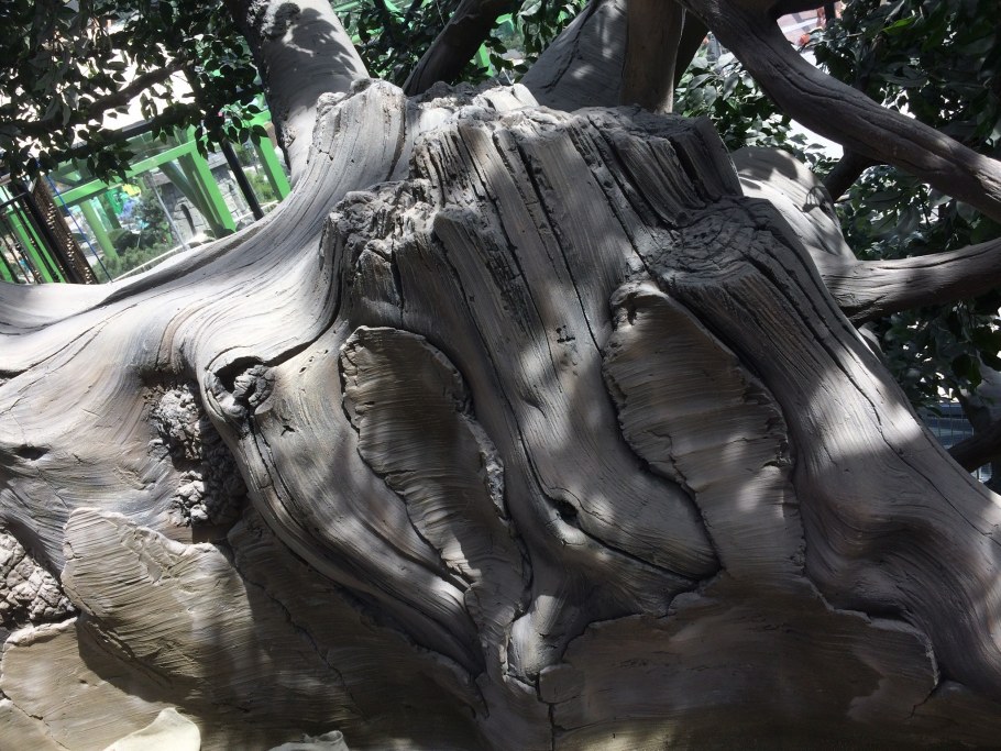 Необычный декор стен