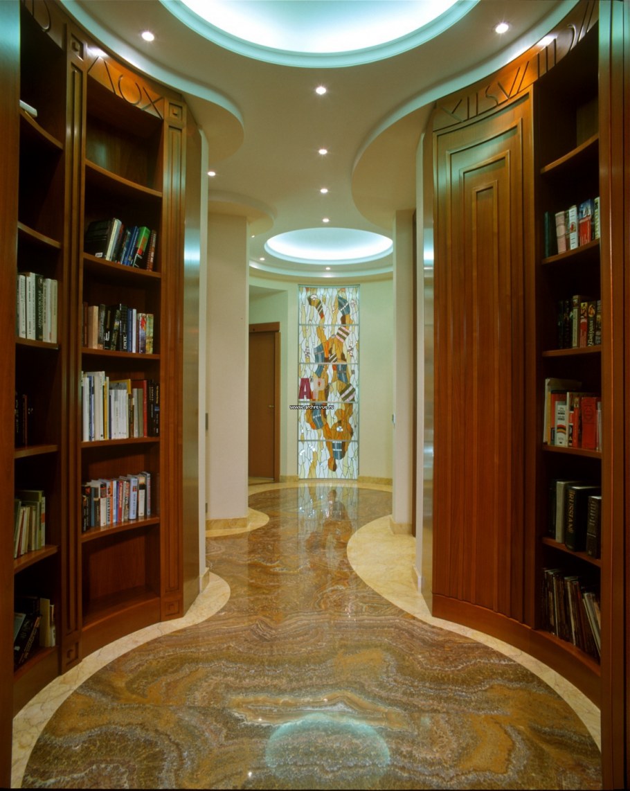 Прихожая современная классика полочки