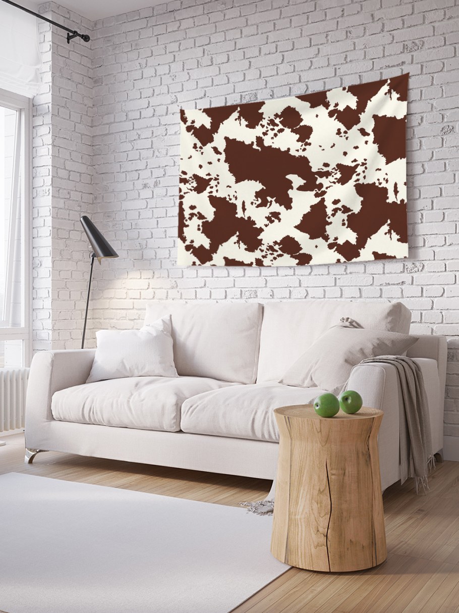 Коровья шкура на стене