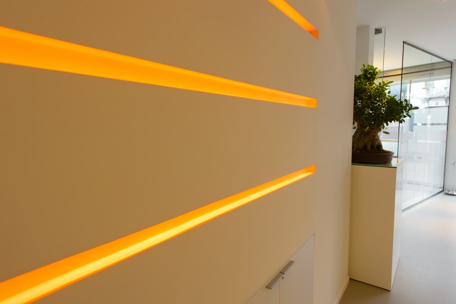 Светодиодные полоски на стену