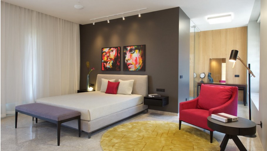 Светильник в прихожую настенный