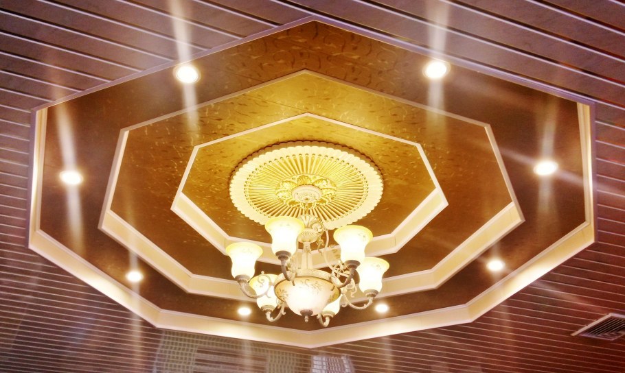 Пластик потолок фигурный