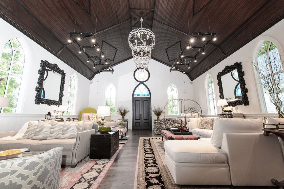 Офис в готическом стиле