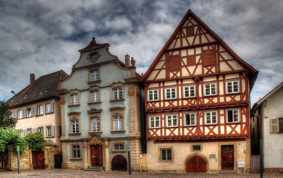 Старые фахверковые дома в Баварии