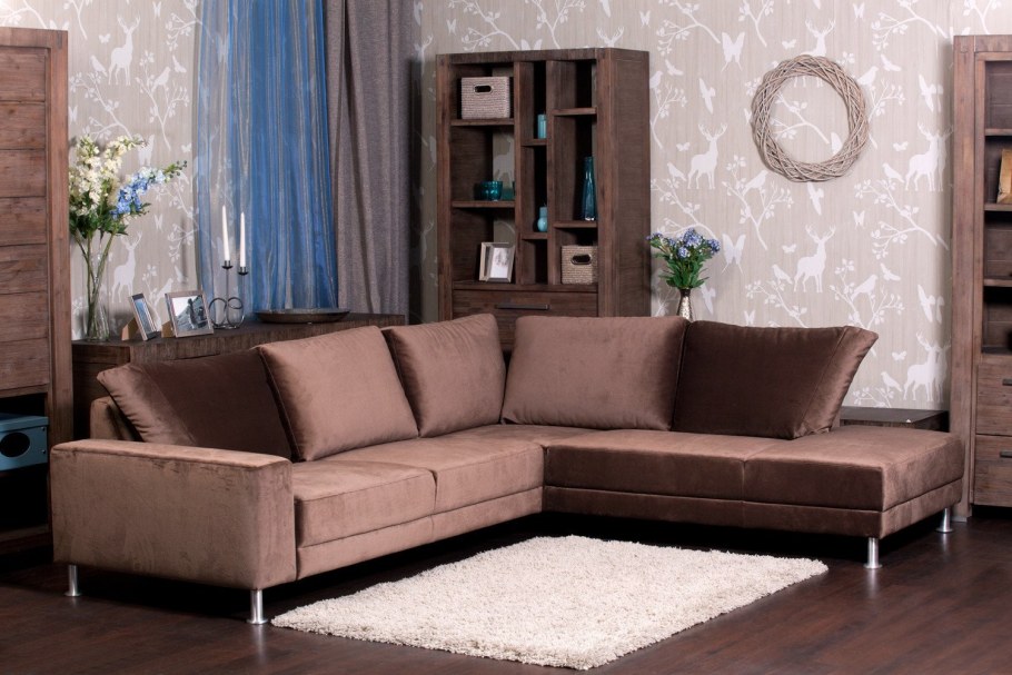 Диван кофейного цвета
