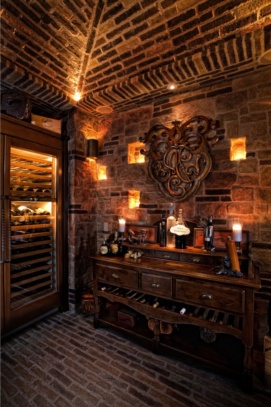 Винный погреб в романском стиле