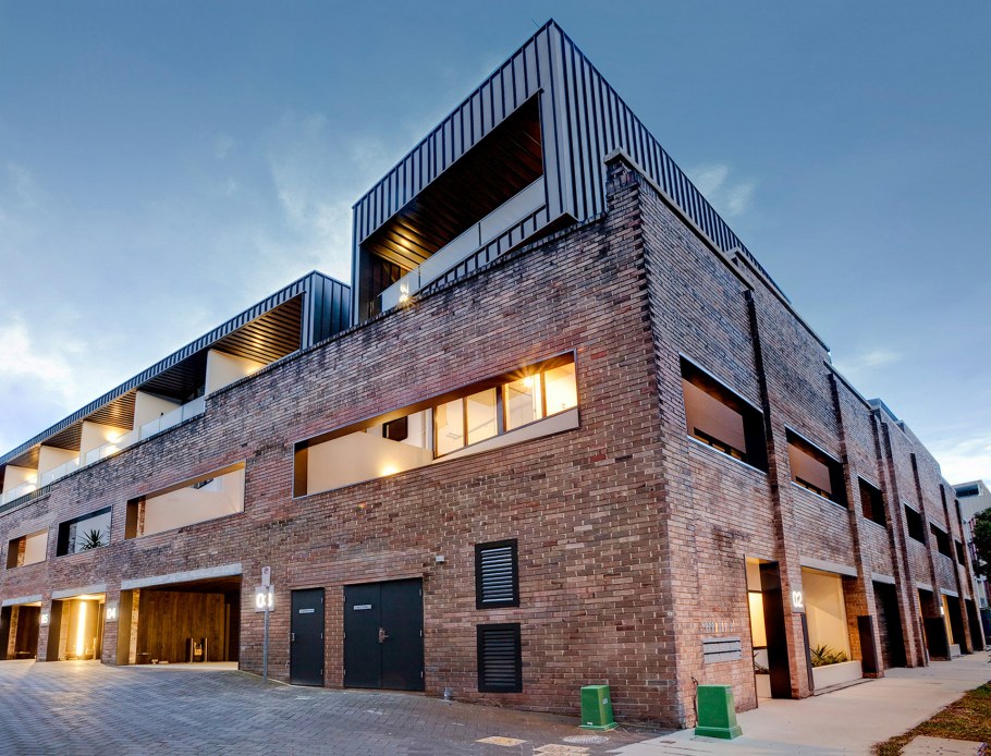 Фасад в стиле Индастриал