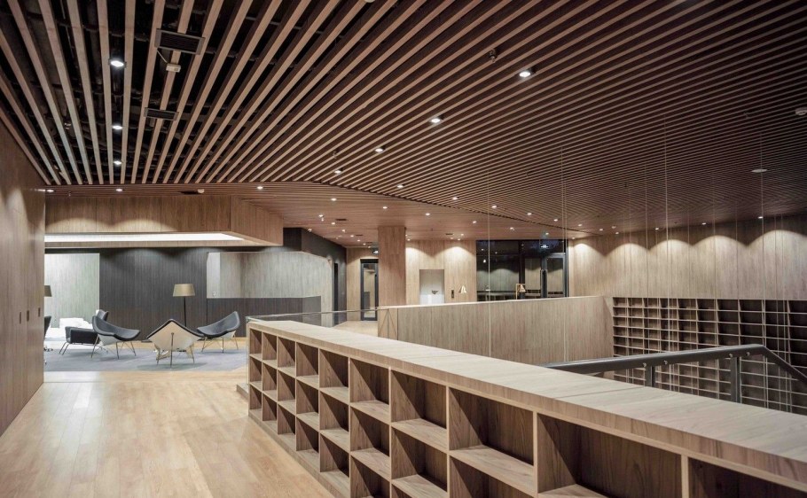 Кубообразный реечный потолок