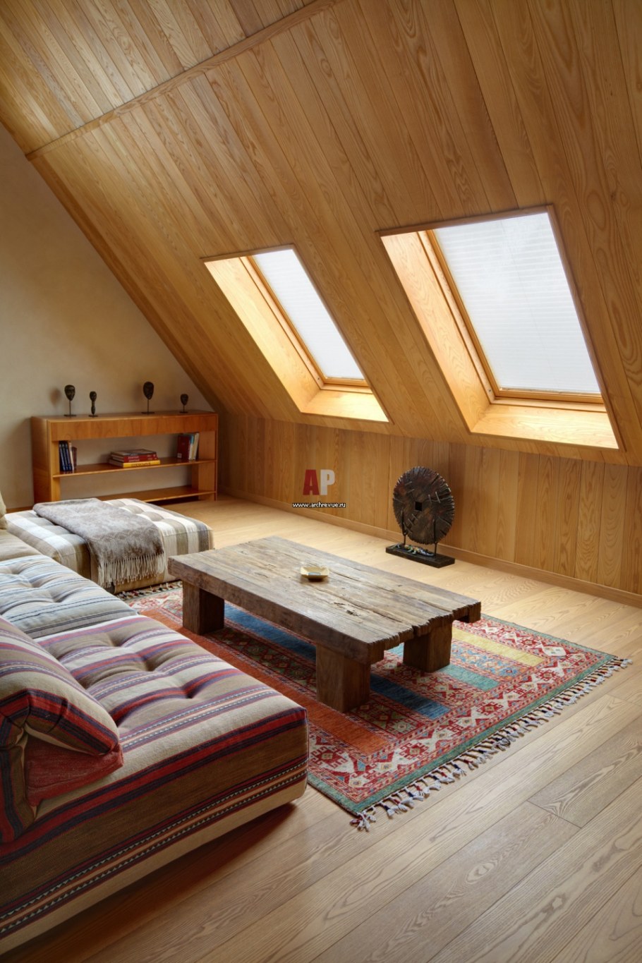 Спальня на мансарде в стиле Шале