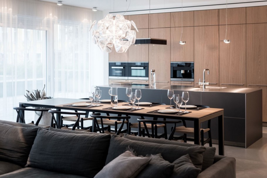 Стол в стиле лофт в интерьере