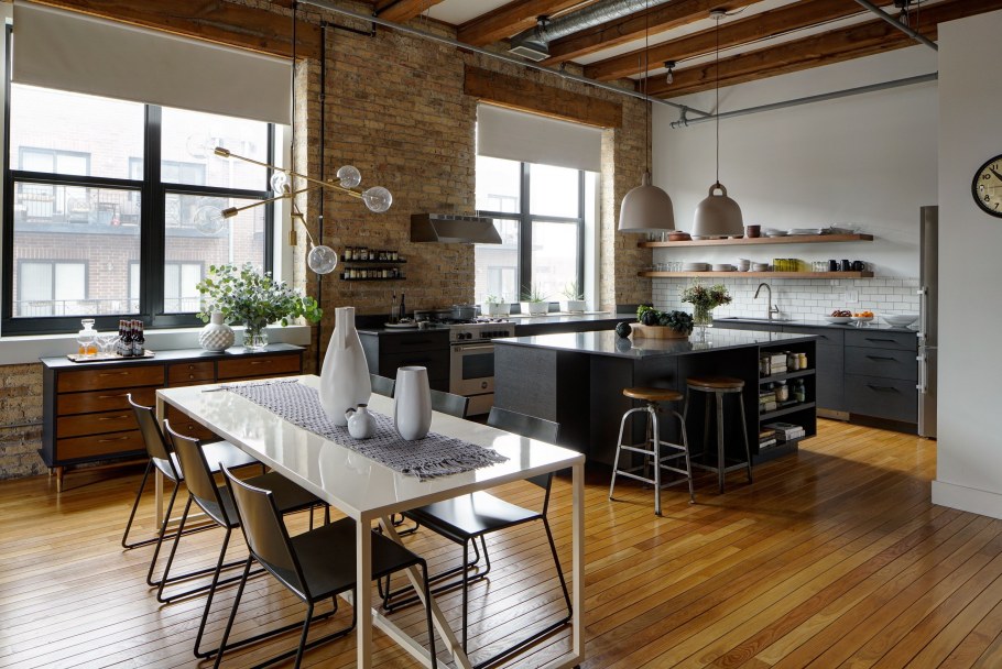 Светильник над обеденным столом