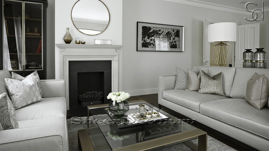 Серая гостиная с камином