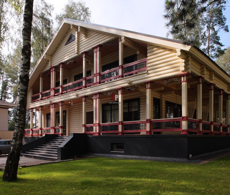 Веранда деревянного дома