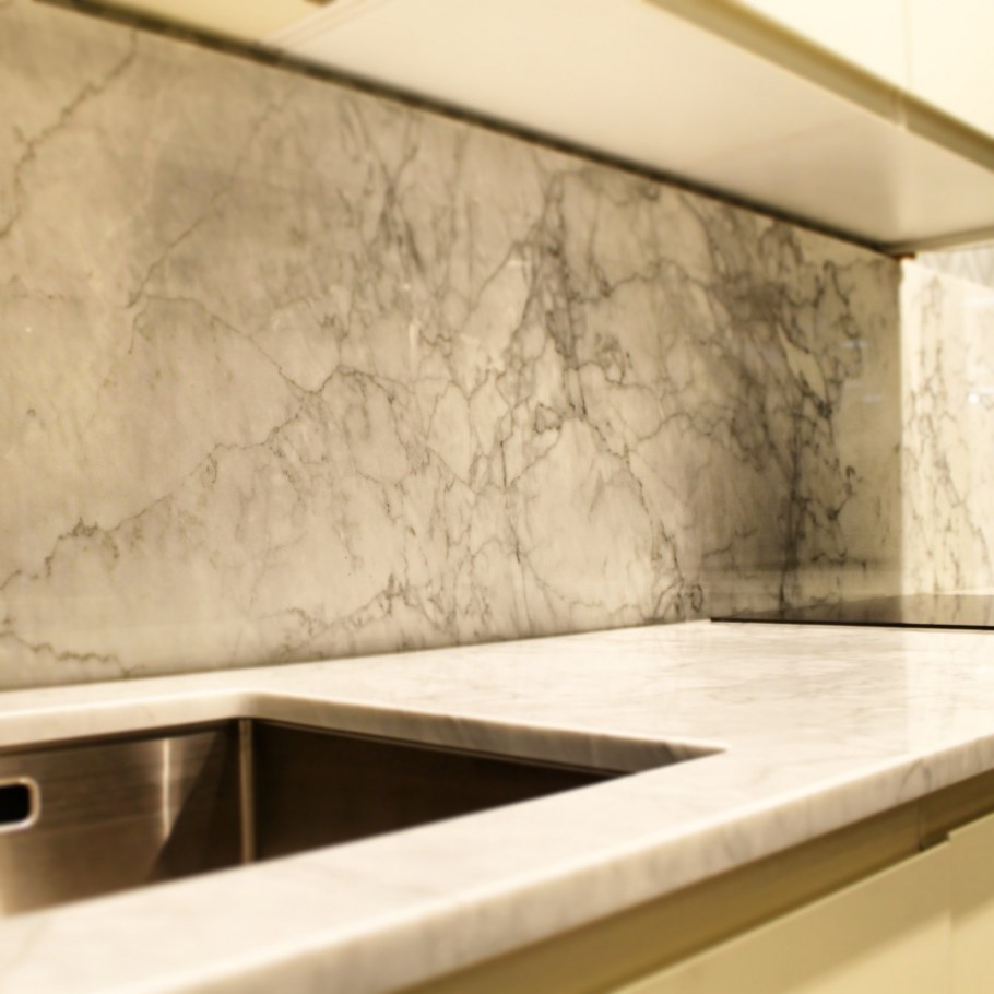 Фартук из мрамора