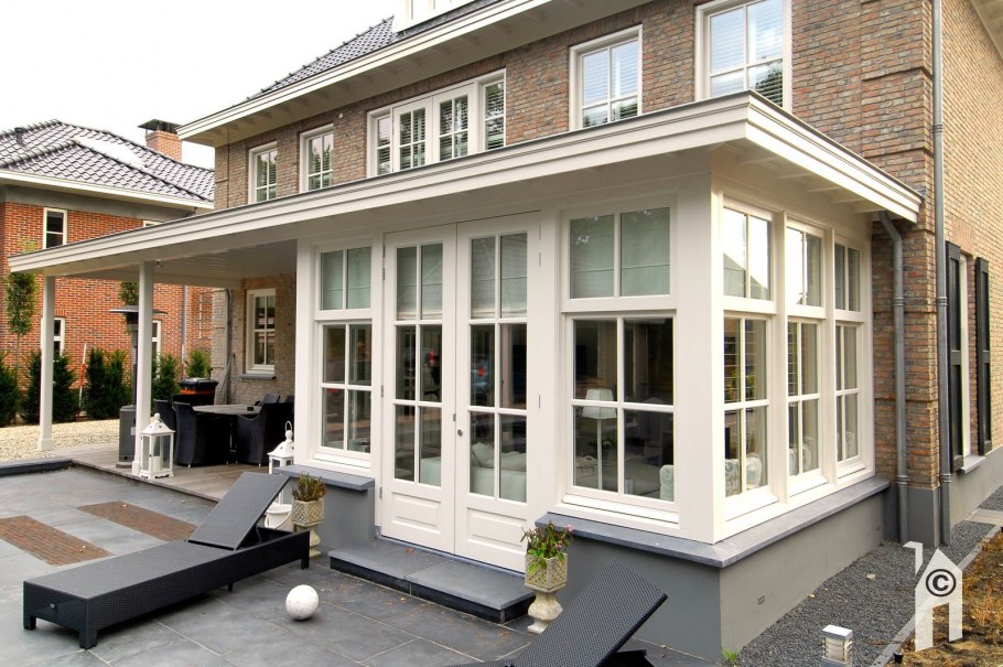 Кухня на остекленной веранде