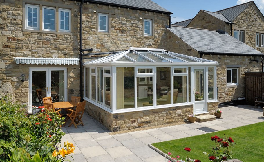 Закрытая остекленная веранда