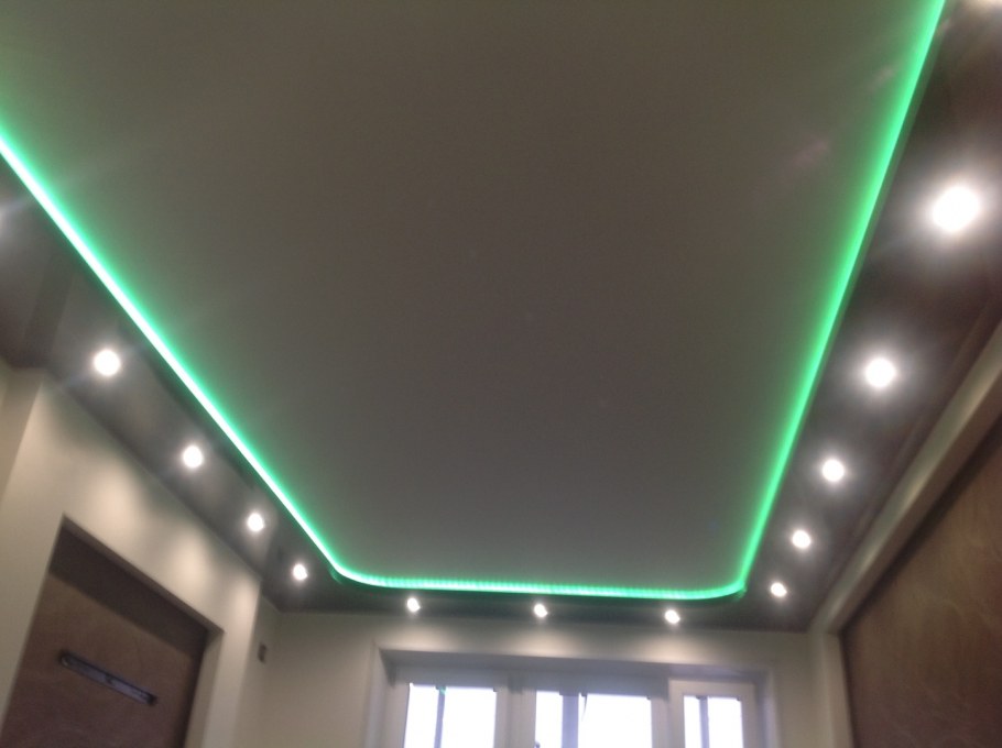 Двухуровневые натяжные потолки с подсветкой