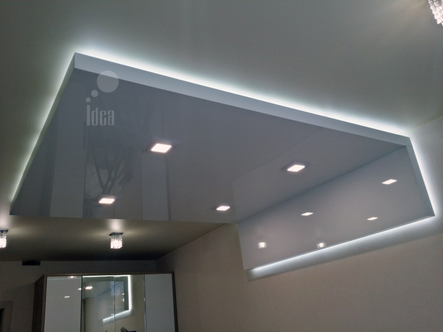 Подвесные потолки для зала