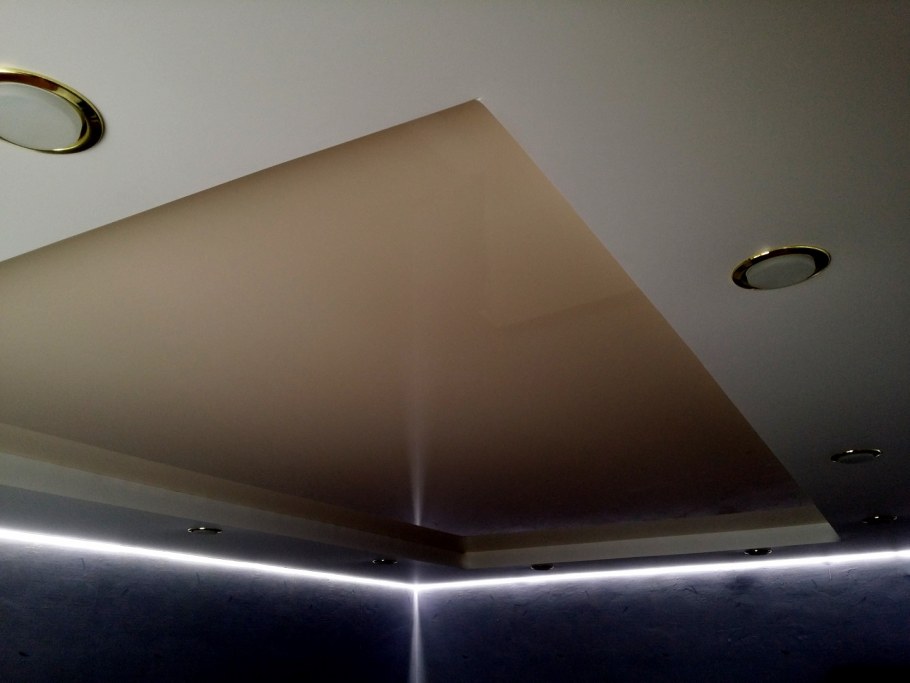 Двухуровневый потолок