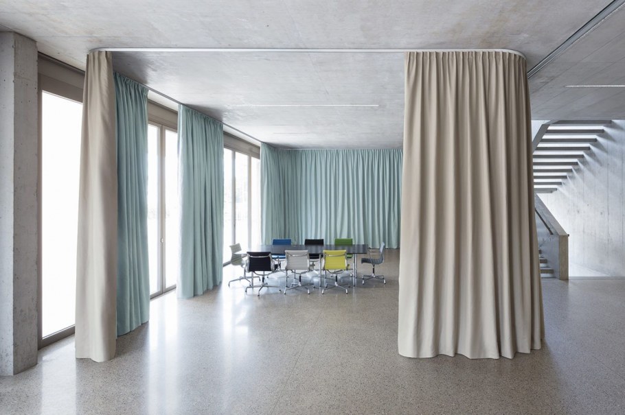 Шторы в общественных помещениях