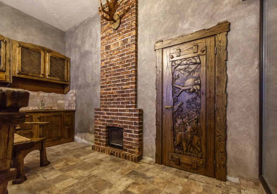 Деревянные двери под старину