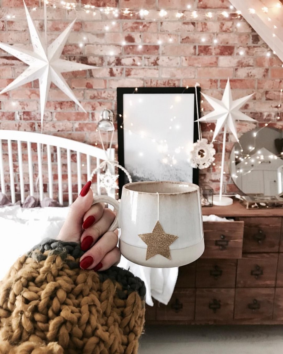 Кофе и гирлянда