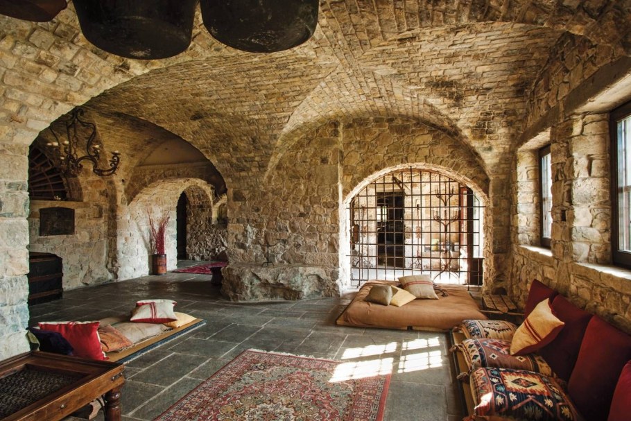 Келья средневекового монастыря