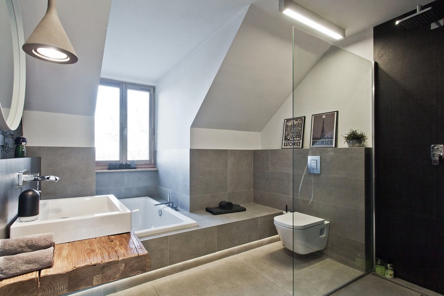 Ванная комната на мансардном этаже