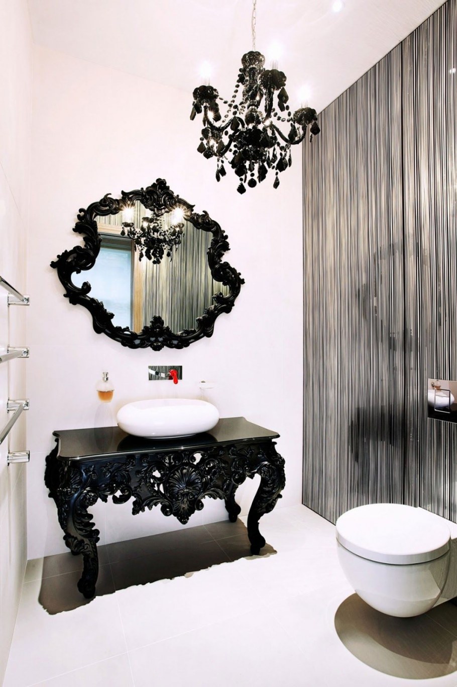 Ванна в готическом стиле