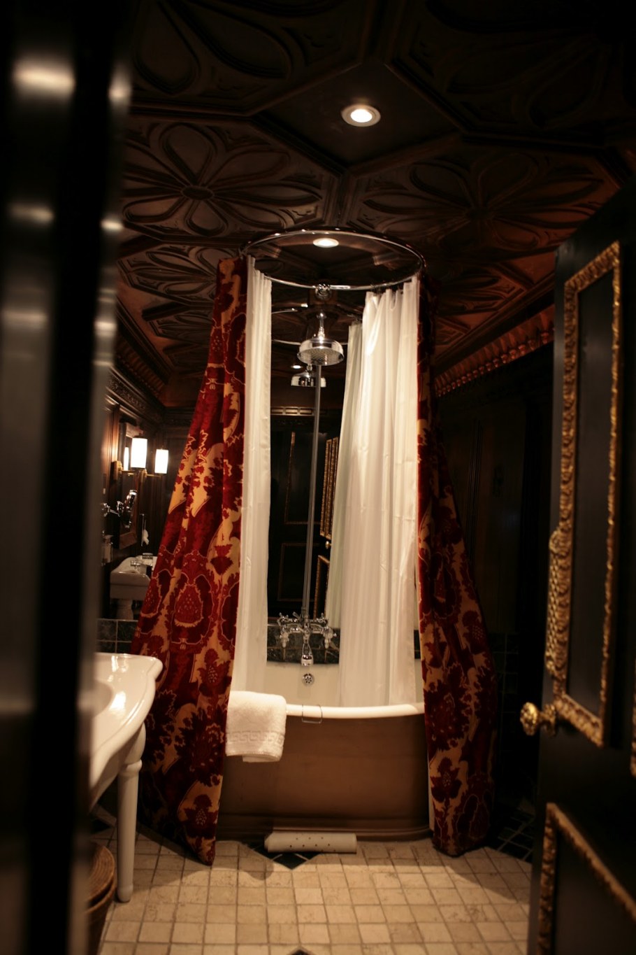 Ванна в старинном стиле