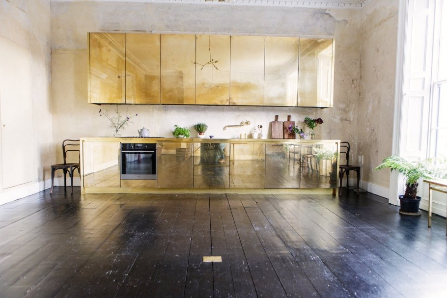 Фасады из латуни для кухни