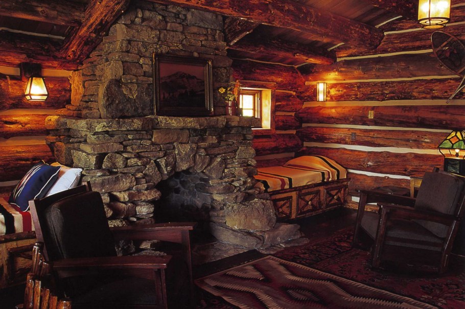 Комната в стиле охотничьего домика