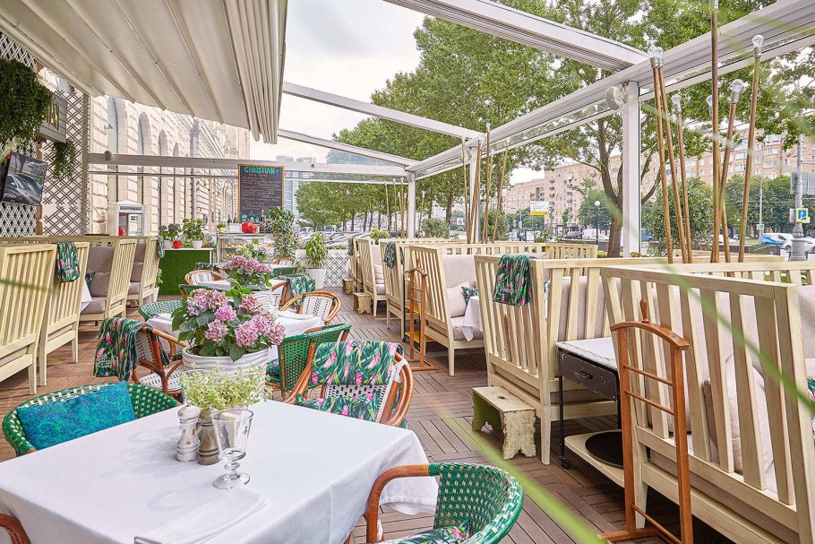 Веранда к деревянному дому