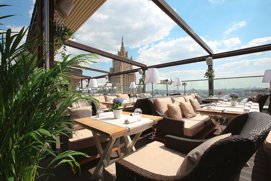 Веранда ресторана Вайт рэббит