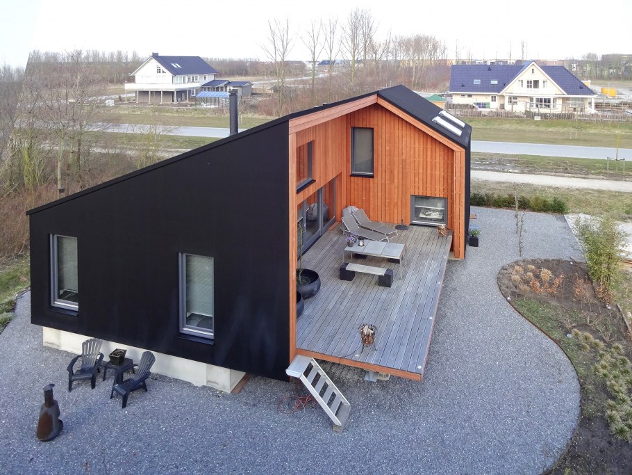 Домик из контейнера в скандинавском стиле