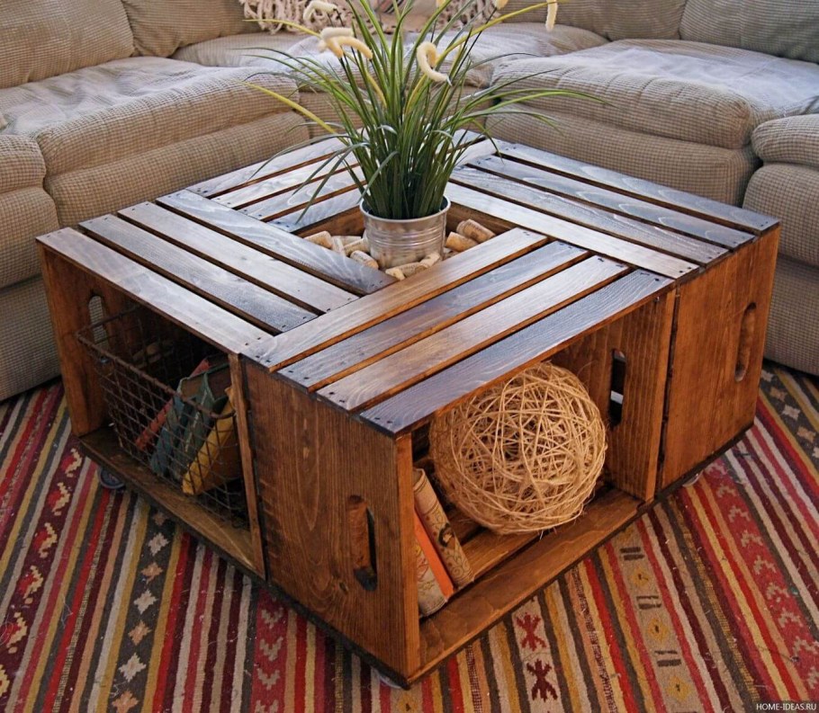 Стол из ящиков деревянных