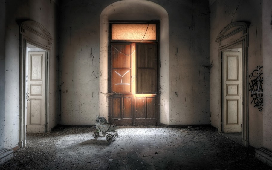 Дверь в комнату