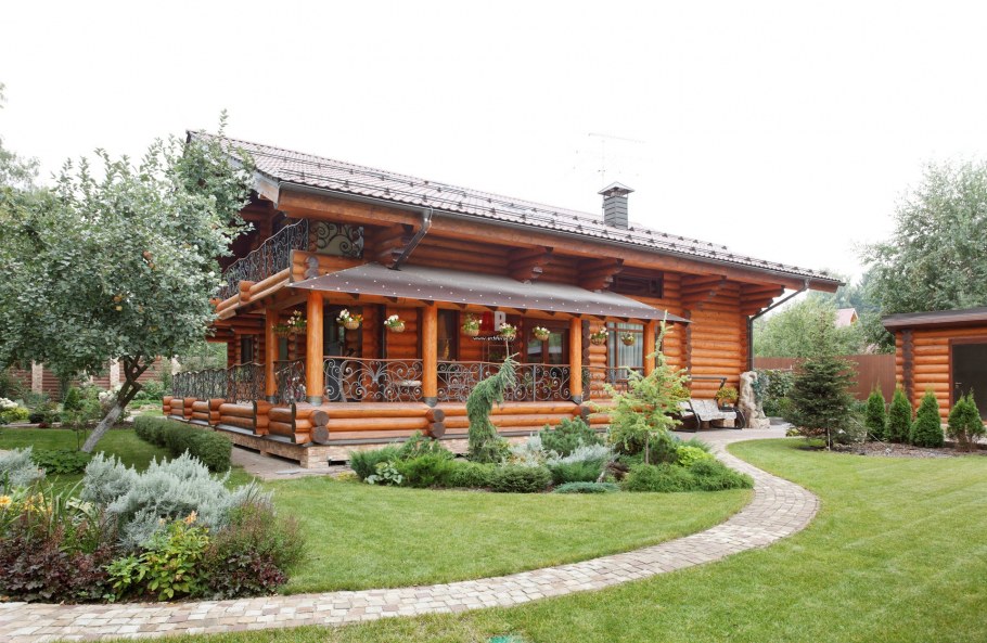 Веранда к деревянному дому