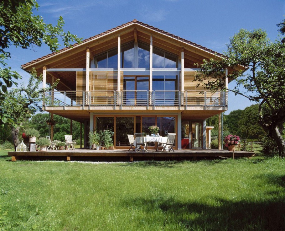 Домик с большой террасой